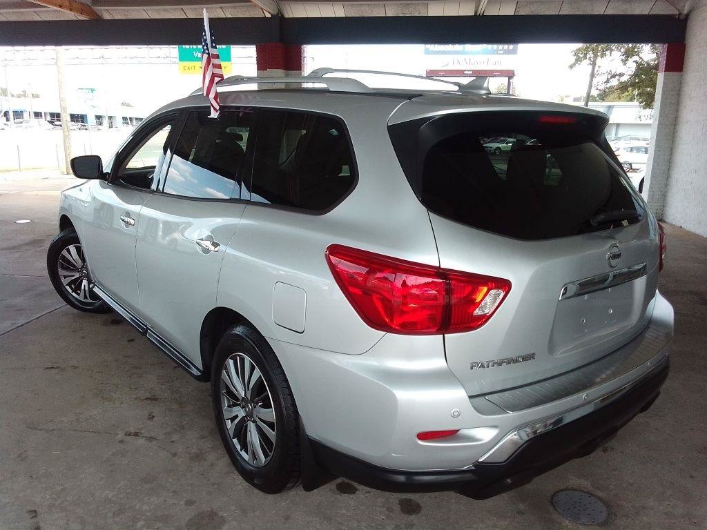 Used 2020 Nissan Pathfinder S FWD image 4