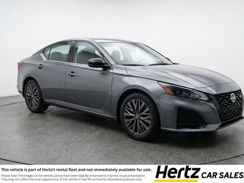 Used 2025 Nissan Altima 2.5 SV FWD image 1