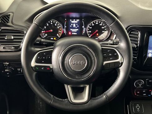 Used 2019 Jeep Compass Altitude image 16