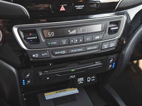 Certified 2022 Honda Pilot Black Edition image 19