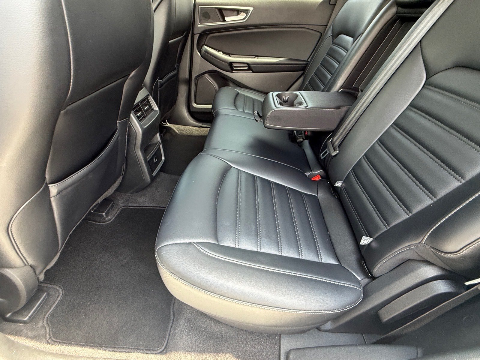 Used 2024 Ford Edge SEL AWD/4WD image 11