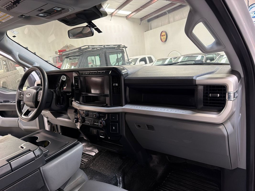 Used 2024 Ford F550 4x4 Crew Cab Super Duty image 34