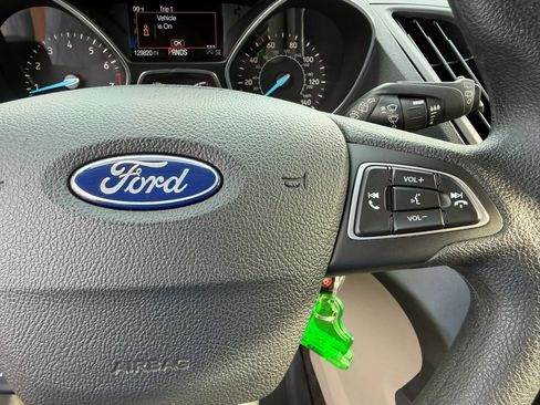 Used 2018 Ford Escape SE FWD image 23