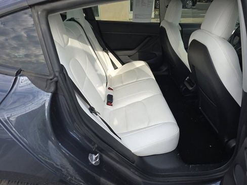 Used 2021 Tesla Model 3 Standard Range Plus image 18
