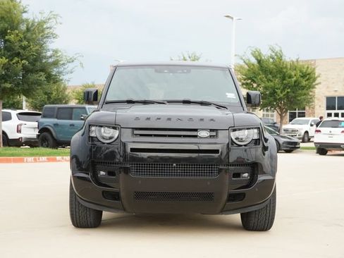 Used 2025 Land Rover Defender 110 V8 AWD/4WD image 2