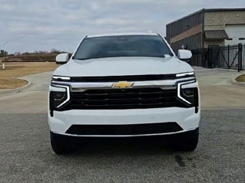 New 2026 Chevrolet Suburban LS RWD image 3