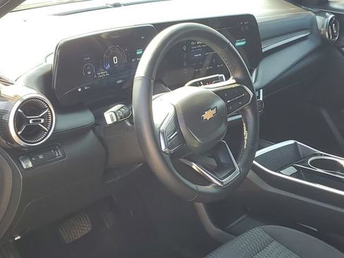 Certified 2025 Chevrolet Equinox LT w/ Safety and Technology Package FWD image 8