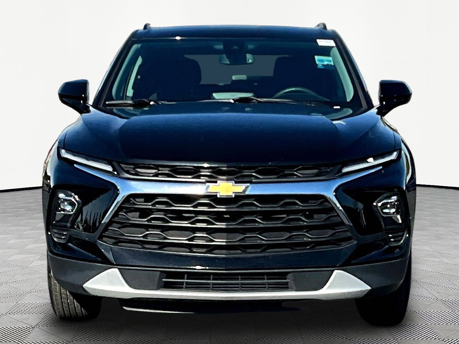 Used 2024 Chevrolet Blazer LT w/ Convenience Package FWD image 2