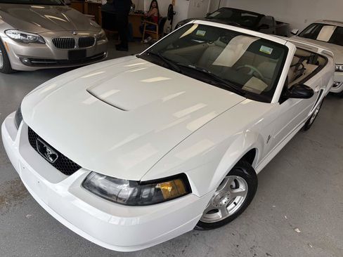 Used 2003 Ford Mustang Deluxe RWD image 12
