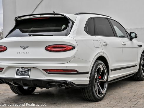 Used 2023 Bentley Bentayga image 7