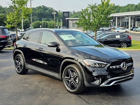 New 2026 Mercedes-Benz GLB 250 4MATIC image 1