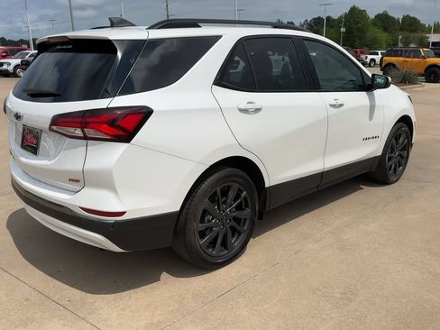 Used 2022 Chevrolet Equinox RS w/ RS Leather Package FWD image 9