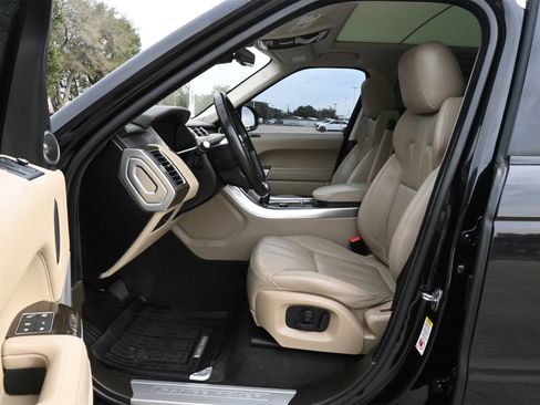 Used 2017 Land Rover Range Rover Sport HSE image 18