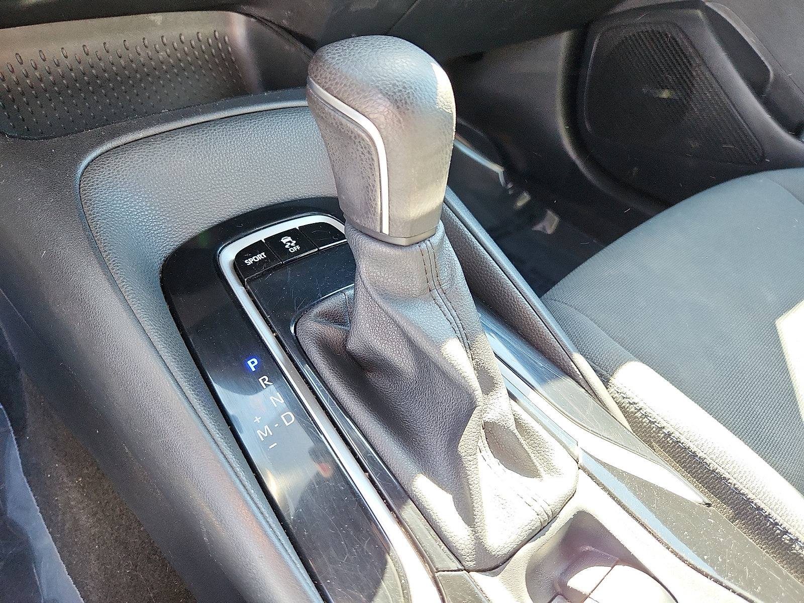 Used 2021 Toyota Corolla SE w/ Carpet Mat Package (TMS) FWD image 14