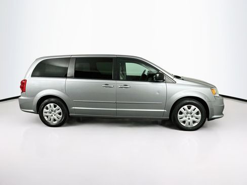 Used 2016 Dodge Grand Caravan SE w/ Quick Order Package 29E SE FWD image 10