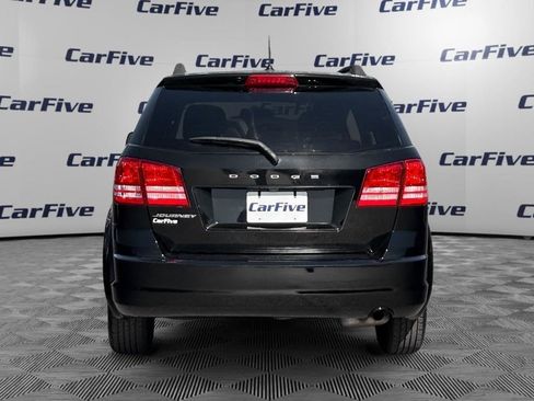 Used 2019 Dodge Journey SE FWD image 4