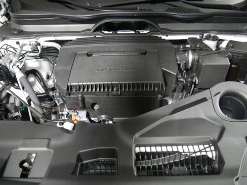 New 2026 Honda Pilot Touring image 3