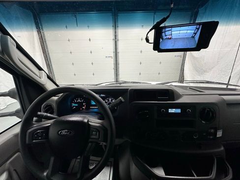 Used 2024 Ford E-350 and Econoline 350 Super Duty image 17
