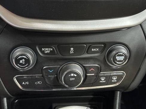 Used 2016 Jeep Cherokee Sport w/ Safety Group AWD/4WD image 17