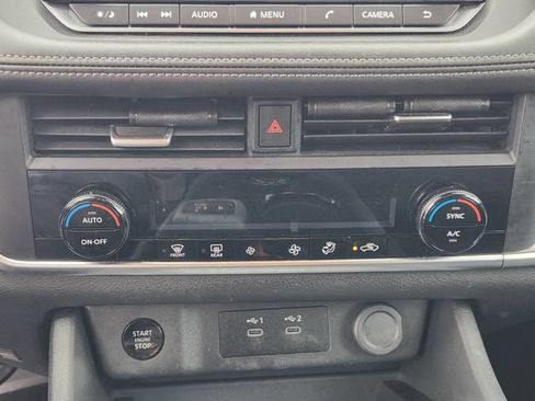 Used 2024 Nissan Rogue SV AWD/4WD image 15