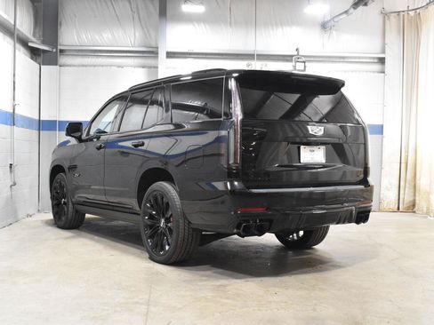 Used 2026 Cadillac Escalade V w/ LPO, ONYX Package AWD/4WD image 26