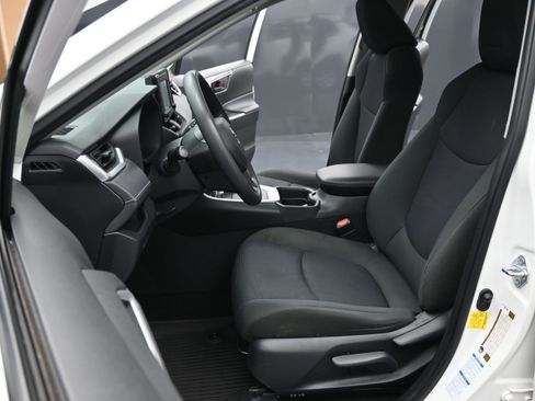 Used 2020 Toyota RAV4 LE w/ All Weather Liner Package AWD/4WD image 23