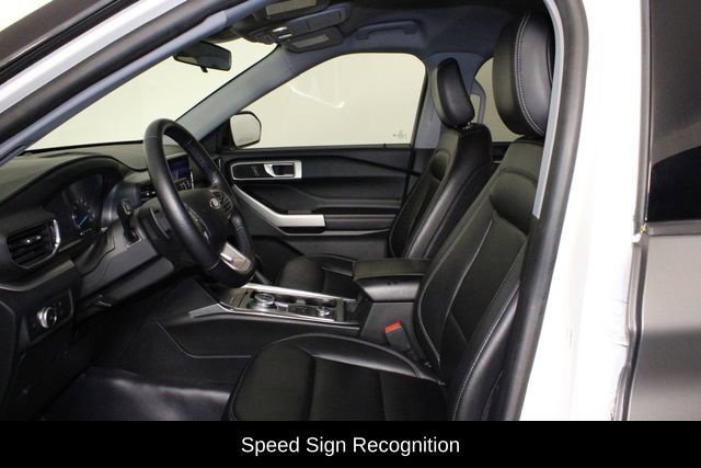 Used 2021 Ford Explorer XLT w/ Equipment Group 202A AWD/4WD image 18