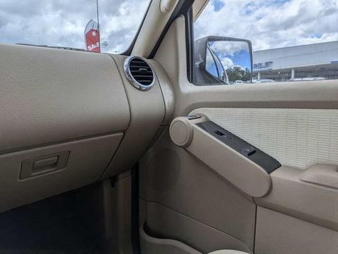 Used 2008 Ford Explorer Sport Trac XLT RWD image 9