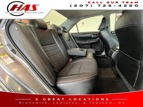 Used 2017 Toyota Camry SE w/ Moonroof Package FWD image 13