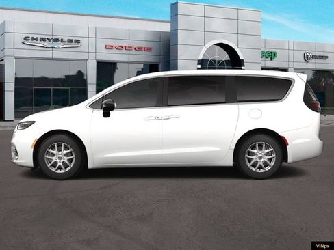 New 2025 Chrysler Pacifica Select image 3