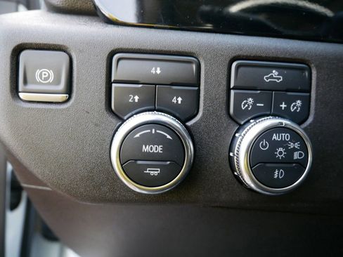 Used 2024 GMC Sierra 2500 SLE image 12