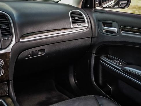 Used 2015 Chrysler 300 C RWD image 25