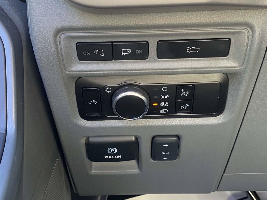 Used 2023 Ford F150 Lightning XLT AWD/4WD image 19