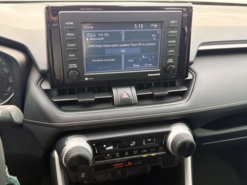 Used 2021 Toyota RAV4 LE FWD image 23