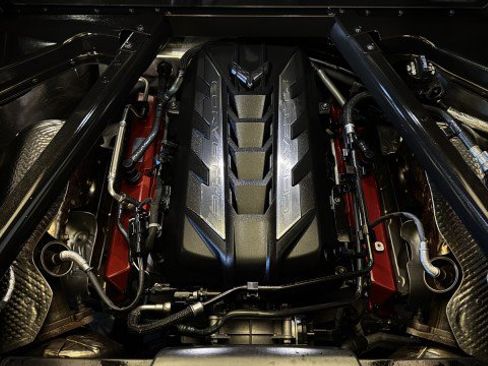 Used 2024 Chevrolet Corvette Stingray Premium Cpe w/ Z51 Performance Package RWD image 31