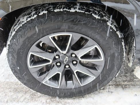 Used 2024 Chevrolet Tahoe Z71 w/ Z71 Off-Road Package image 15