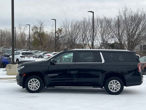 Used 2024 Chevrolet Suburban LT image 6