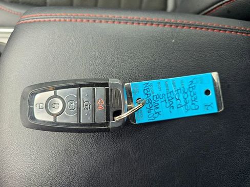 Used 2022 Ford Edge ST-Line image 30