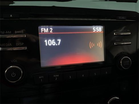 Used 2016 Nissan Rogue SV image 20