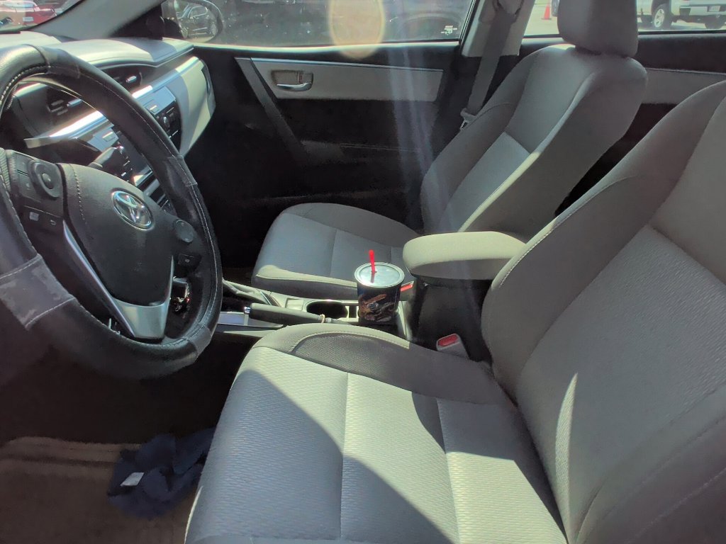 Used 2016 Toyota Corolla LE FWD image 6
