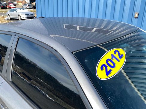 Used 2012 Dodge Charger SE w/ Sport Appearance Group image 6