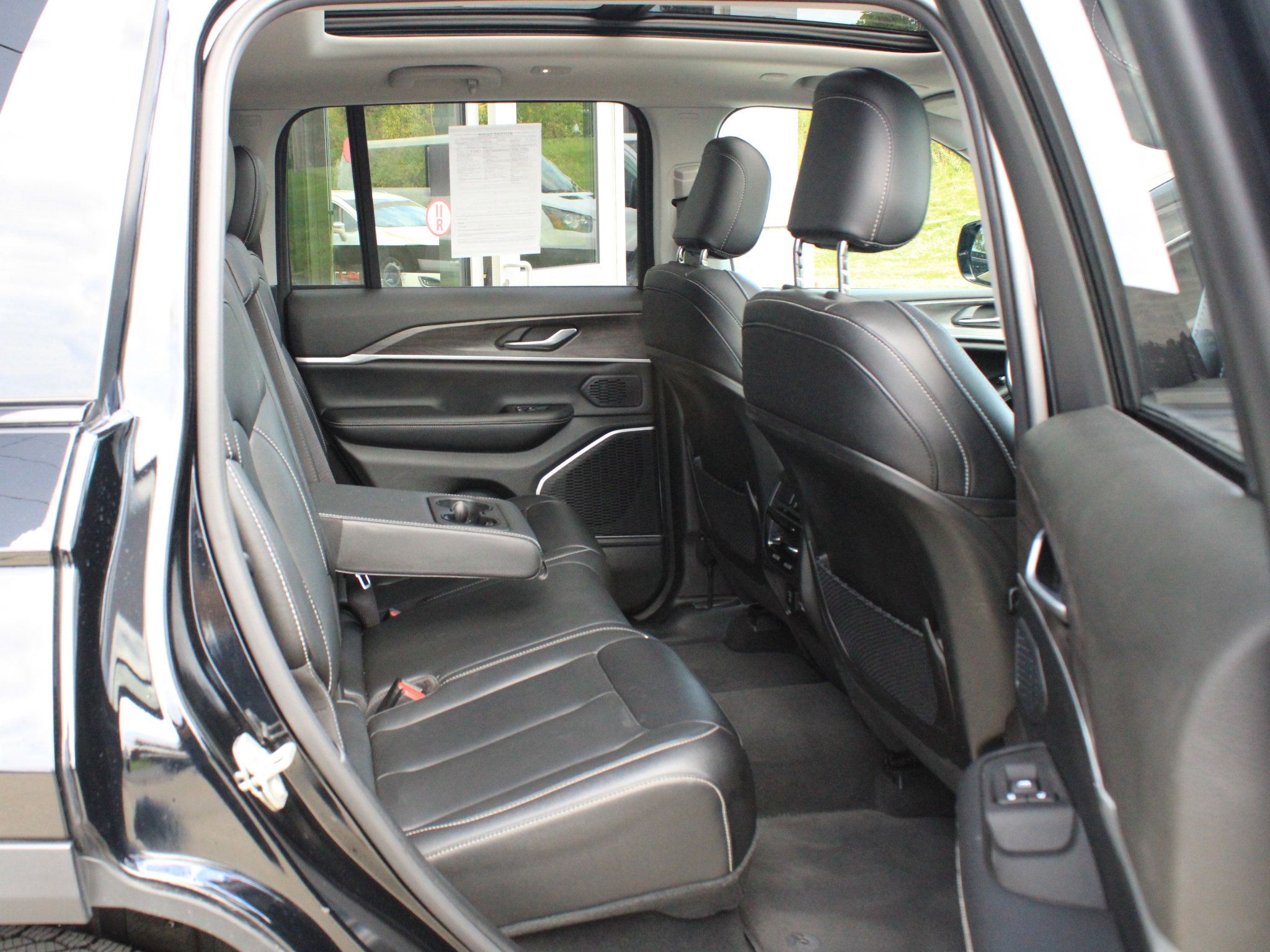 Used 2023 Jeep Grand Cherokee 4WD 4xe image 28