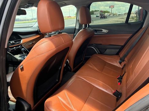 Used 2017 Alfa Romeo Giulia RWD image 28