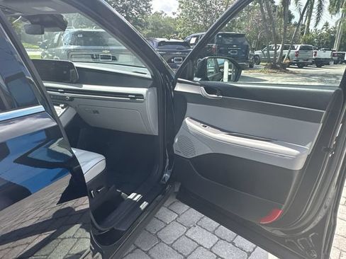 Used 2024 Hyundai Palisade SEL FWD image 23