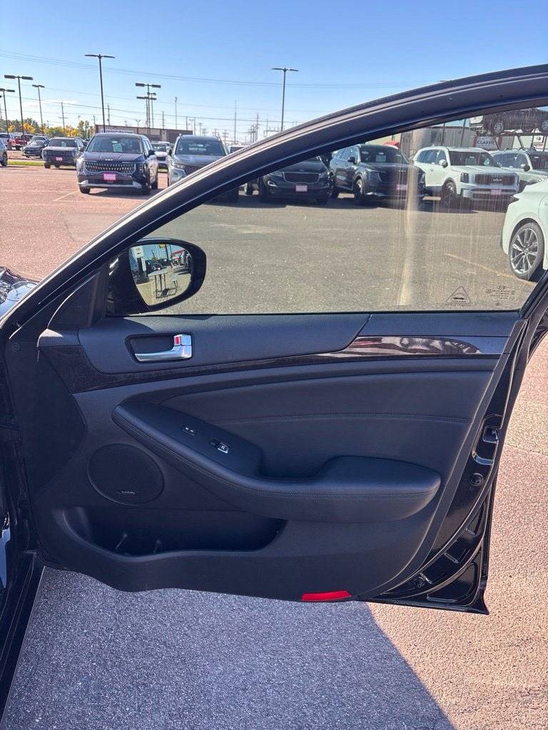 Used 2015 Kia Cadenza Premium FWD image 19