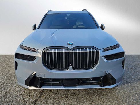 Used 2025 BMW X7 xDrive40i w/ Executive Package image 8
