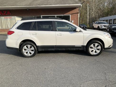 Used 2012 Subaru Outback 2.5i Limited AWD/4WD image 4