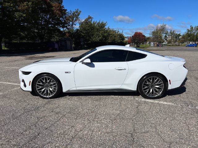 Used 2024 Ford Mustang GT Premium RWD image 6