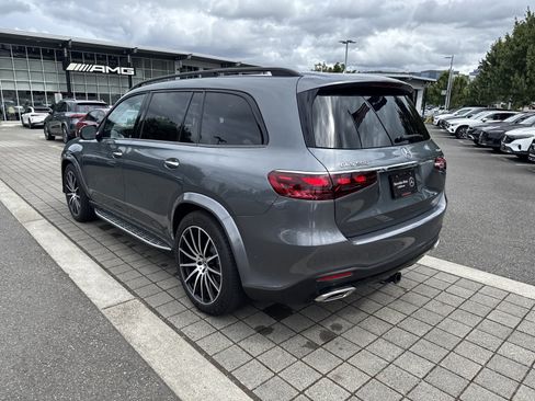 Used 2024 Mercedes-Benz GLS 580 4MATIC image 7
