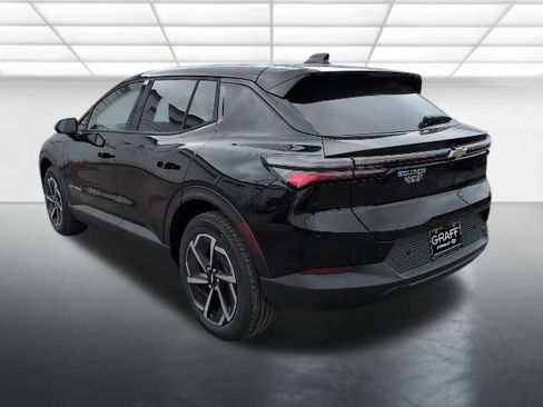 New 2026 Chevrolet Equinox EV LT image 2